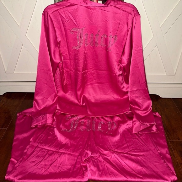 Juicy Couture Satin Silk Pink Pajama Set in Size Large - Picture 9 of 9